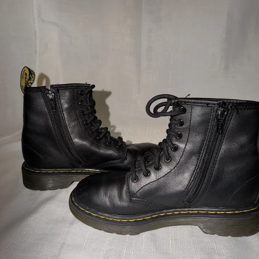 Dr. Martens 1460 Kids Size 1 Black Boots W/zipper Laces The Original 8 Hole Docs